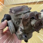 ヤフオクで落札したバイクのキャブレターも強烈でした