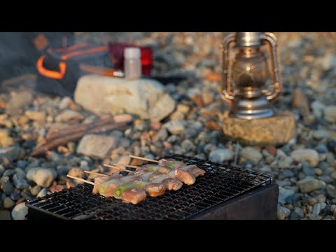 海を眺めながら 焼き鳥とビールでソロキャンプ Solo camp while looking at the sea