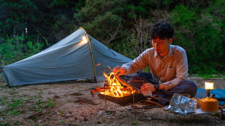 川の流れる森でミニマムなソロキャンプ