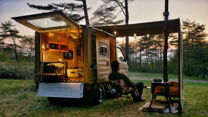【車中泊キャンプ】小鳥の声と魔法のような夕暮れのソロキャンプ。薪ストーブを楽しむ。Relaxing nature  ASMR　Mt.sumi AURA