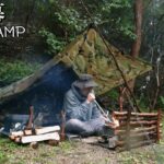 【ソロキャンプ】冷たい雨が降る森でひとり軍幕で楽しむ！