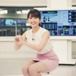 スクワット運動を実践する女子アナ #テレビ #放送事故