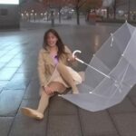 【放送事故】六本木で台風中継する女子アナがまさかのｗ